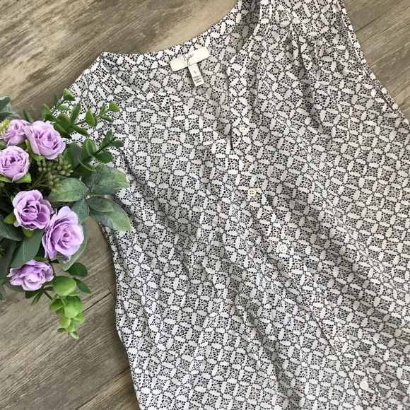 Joie Tops - Joie Silk Sleeveless Button Down
